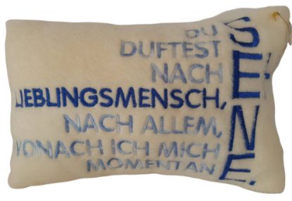 Zeige Details für Kleines Kuschelkissen "Du duftest nach Lieblingsmensch..." Bild von Kleines Kuschelkissen "Du duftest nach Lieblingsmensch..."
