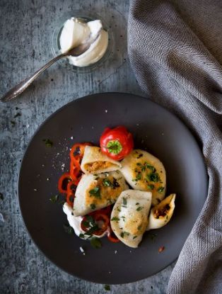 Zeige Details für Pierogi mit Buchweizen und geräuchertem Paprika Bild von Pierogi mit Buchweizen und geräuchertem Paprika