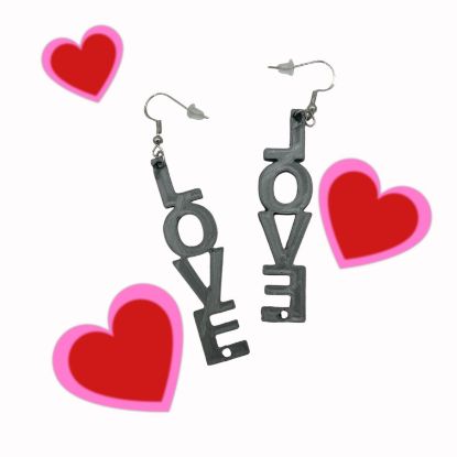 Love Ohrringe mit romantischem Design, ideal für besondere Anlässe Love Ohrringe mit romantischem Design, ideal für besondere Anlässe