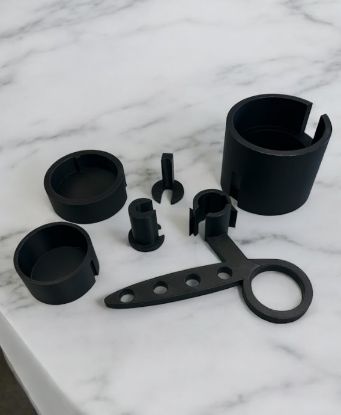 Picture of Downloaddatei - Mundstückhalter für 4 Mundstücke, 1 Schalldämpfer und Getränkehalter