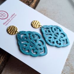 Picture of Ornament-Ohrstecker - Rhombusform aus Resin - blue atoll - Stecker rund goldfarbig